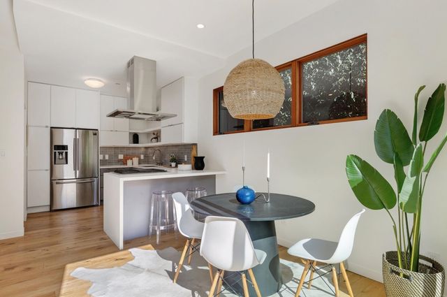 577 577 El Dorado Ave, Oakland, CA 94611