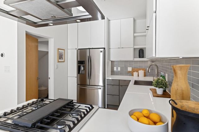 577 577 El Dorado Ave, Oakland, CA 94611