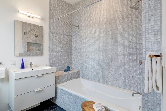 577 577 El Dorado Ave, Oakland, CA 94611