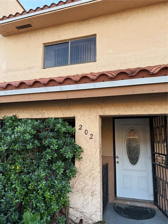 7772 W 29th Way 202, Hialeah, FL 33018