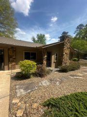 17 La Canada Lane, Hot Springs Village, AR 71909