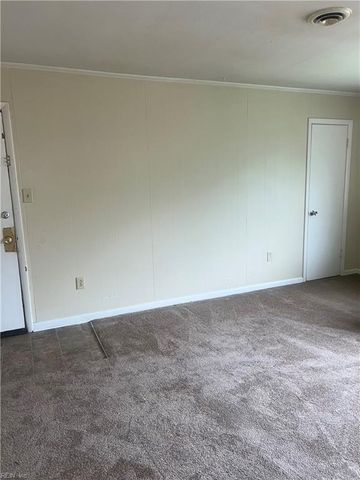 2057 E Ocean View Ave Apt 4, Norfolk, VA 23503