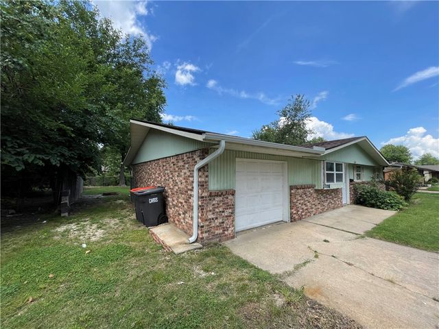 1912 Patti Avenue, Springdale, AR 72762
