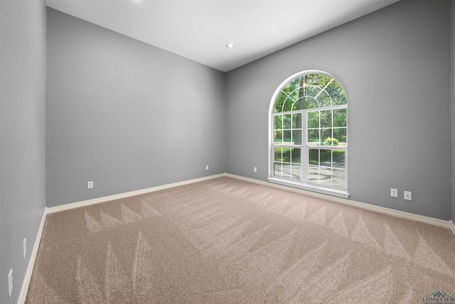 1804 W Lake Dr., Gladewater, TX 75647