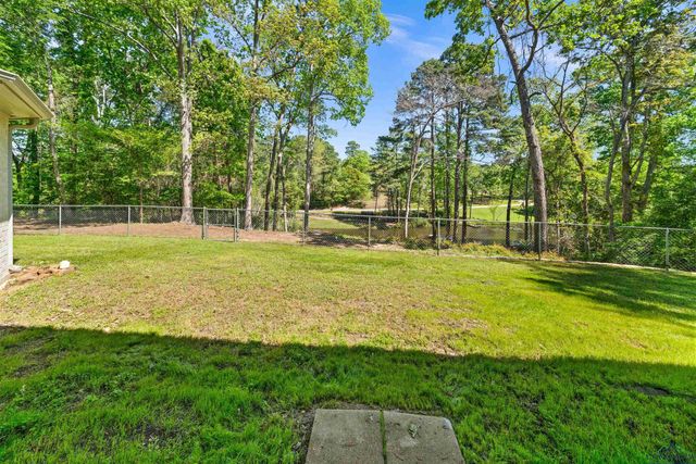 1804 W Lake Dr., Gladewater, TX 75647