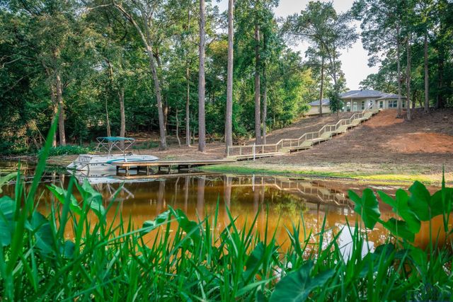 1804 W Lake Dr., Gladewater, TX 75647