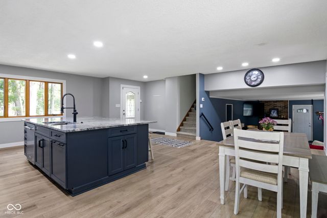 226 Saddlebrook Drive, Zionsville, IN 46077