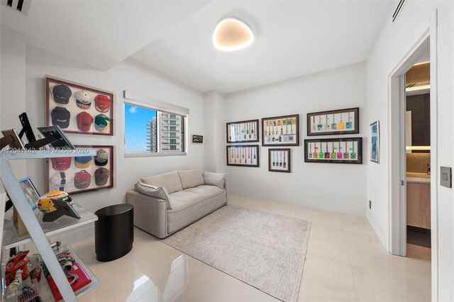 888 Biscayne Blvd 5404, Miami, FL 33132