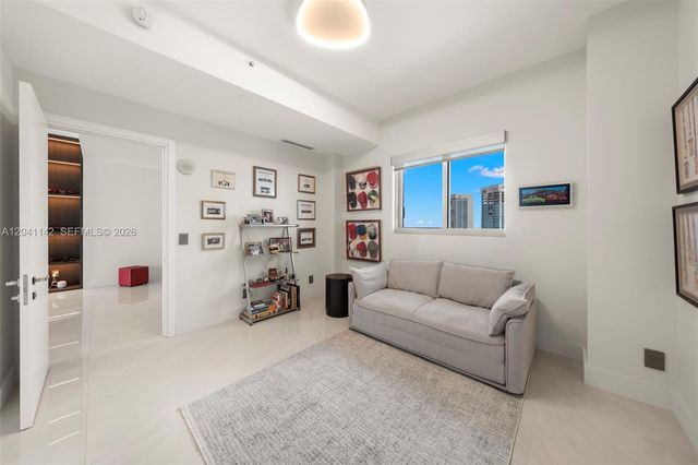888 Biscayne Blvd 5404, Miami, FL 33132