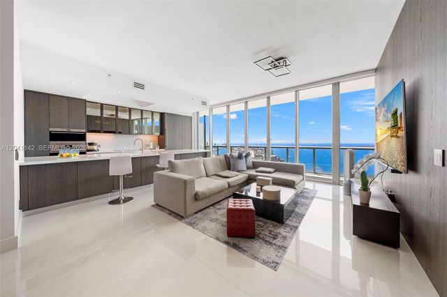 888 Biscayne Blvd 5404, Miami, FL 33132