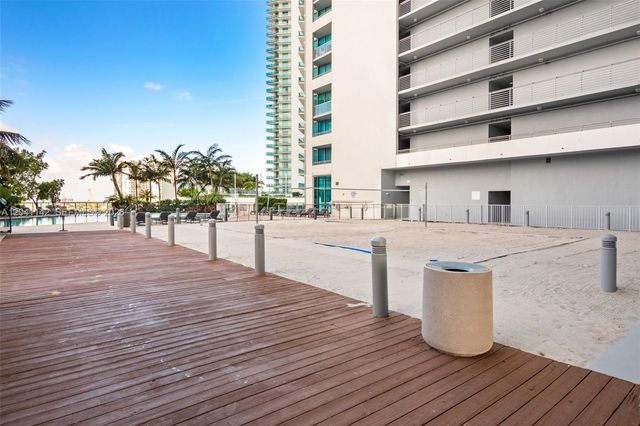 888 Biscayne Blvd 5404, Miami, FL 33132