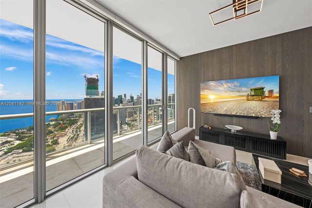 888 Biscayne Blvd 5404, Miami, FL 33132