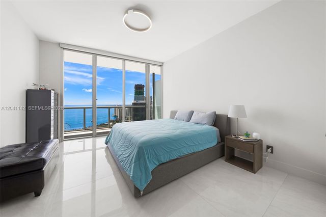 888 Biscayne Blvd 5404, Miami, FL 33132