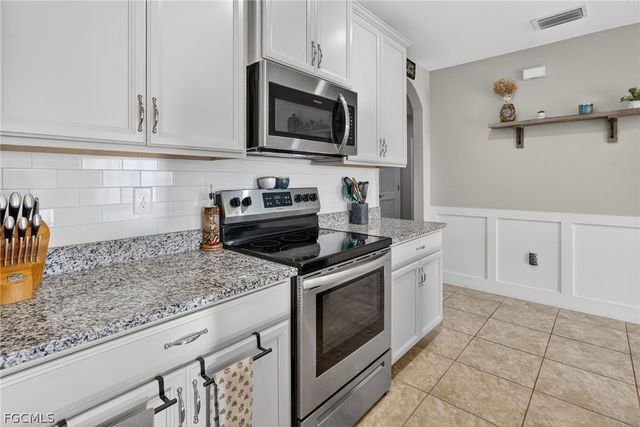 3223 Birchin LN, Fort Myers, FL 33916