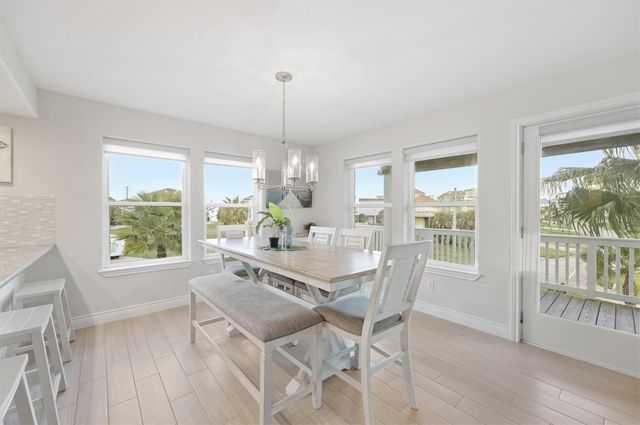 25246 Intrepid Lane, Galveston, TX 77554