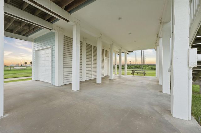 25246 Intrepid Lane, Galveston, TX 77554