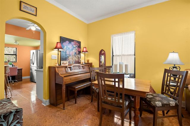 2339 W WALNUT STREET, Tampa, FL 33607