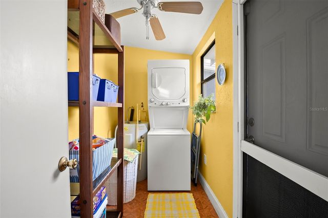 2339 W WALNUT STREET, Tampa, FL 33607