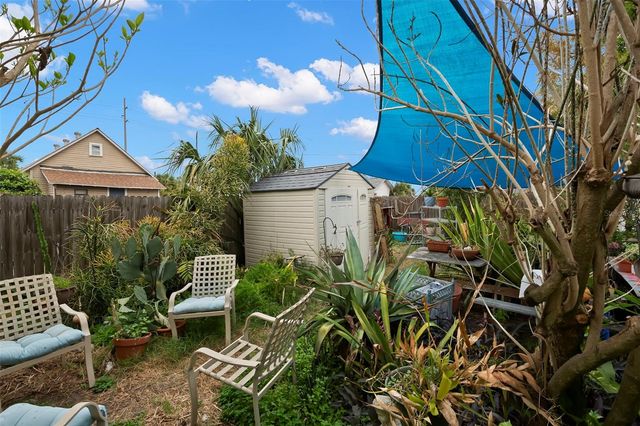 2339 W WALNUT STREET, Tampa, FL 33607