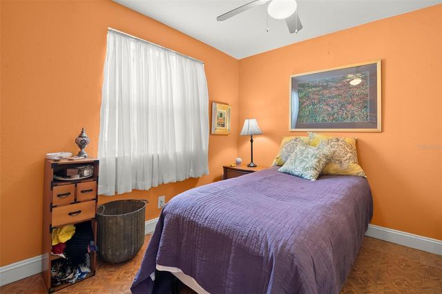 2339 W WALNUT STREET, Tampa, FL 33607