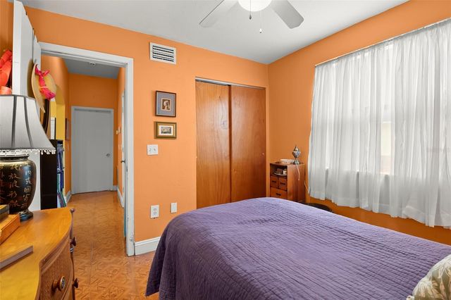 2339 W WALNUT STREET, Tampa, FL 33607