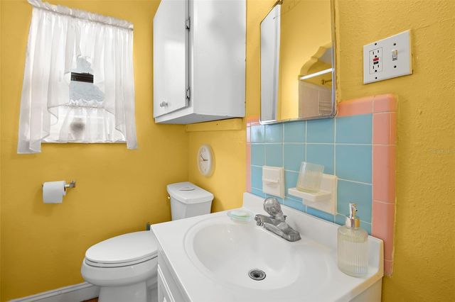 2339 W WALNUT STREET, Tampa, FL 33607