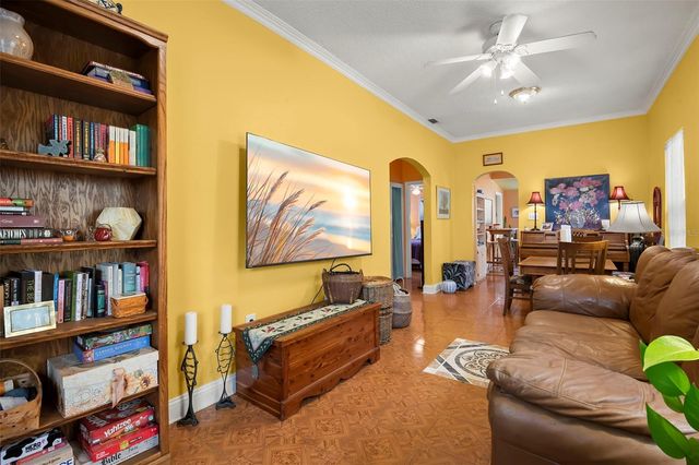 2339 W WALNUT STREET, Tampa, FL 33607