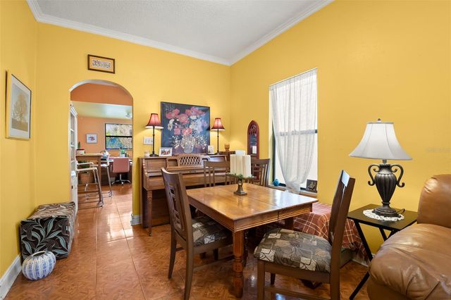 2339 W WALNUT STREET, Tampa, FL 33607