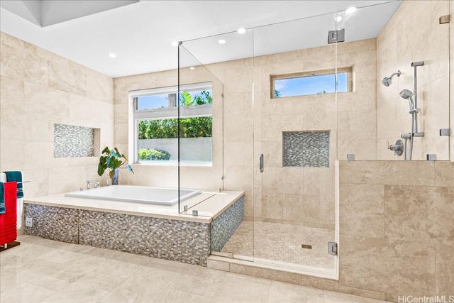 4218 Kaimanahila Street, Honolulu, HI 96816