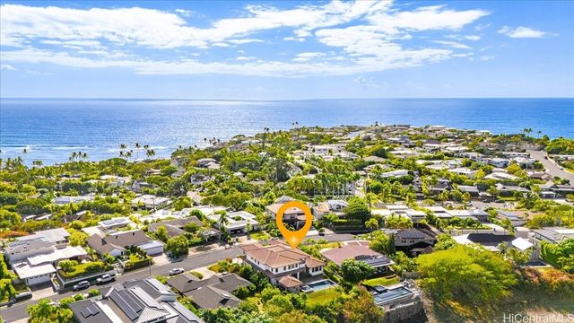 4218 Kaimanahila Street, Honolulu, HI 96816