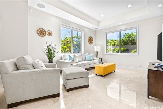 4218 Kaimanahila Street, Honolulu, HI 96816