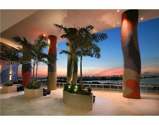 50 W Biscayne Blvd 3907, Miami, FL 33132