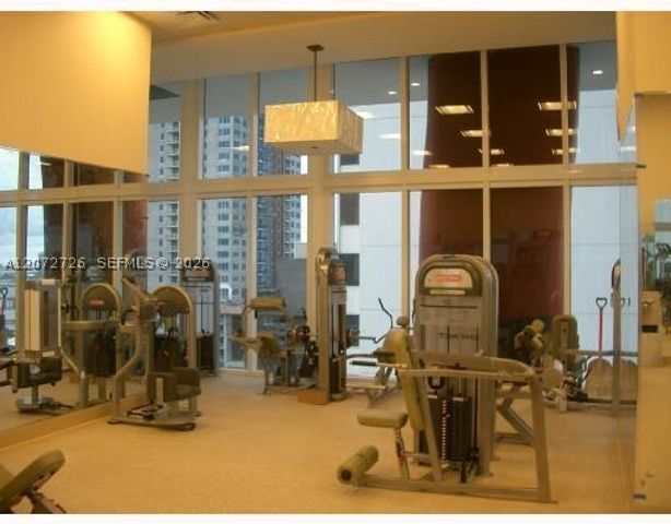 50 W Biscayne Blvd 3907, Miami, FL 33132