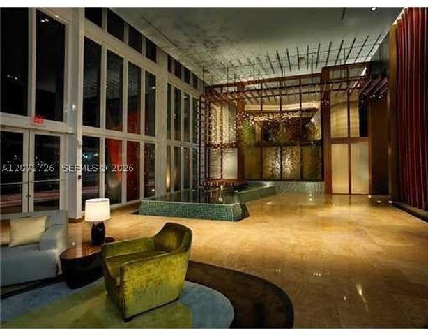 50 W Biscayne Blvd 3907, Miami, FL 33132