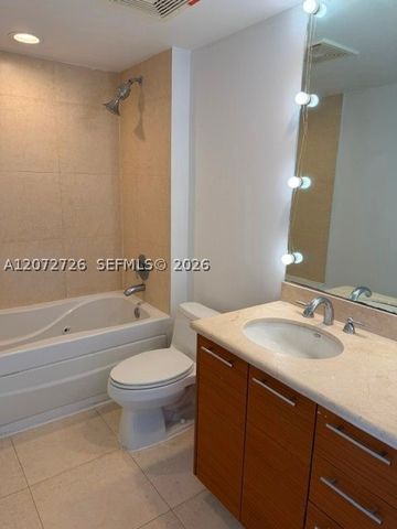 50 W Biscayne Blvd 3907, Miami, FL 33132