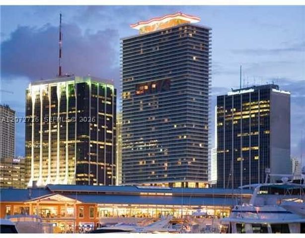 50 W Biscayne Blvd 3907, Miami, FL 33132