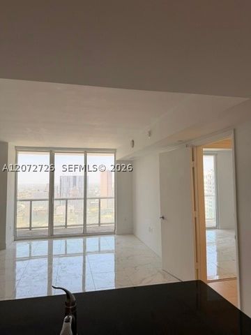 50 W Biscayne Blvd 3907, Miami, FL 33132