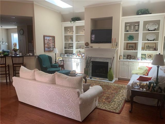 321 Glens Way, Woodstock, GA 30188