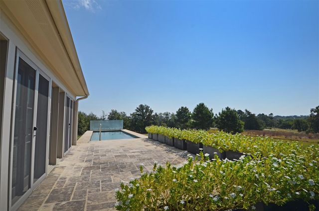 1880 Schoenberg Road, Carmine, TX 78932