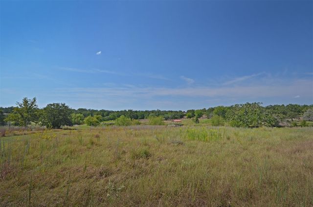 1880 Schoenberg Road, Carmine, TX 78932