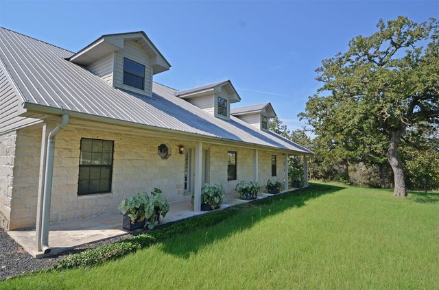 1880 Schoenberg Road, Carmine, TX 78932