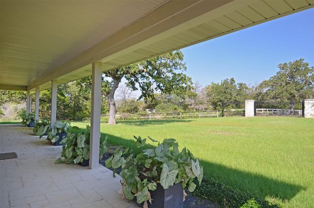 1880 Schoenberg Road, Carmine, TX 78932