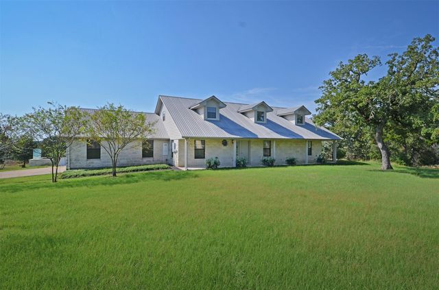 1880 Schoenberg Road, Carmine, TX 78932