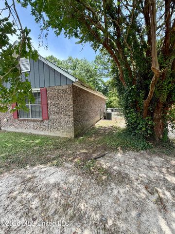 12 Joanna Lane, Gulfport, MS 39503