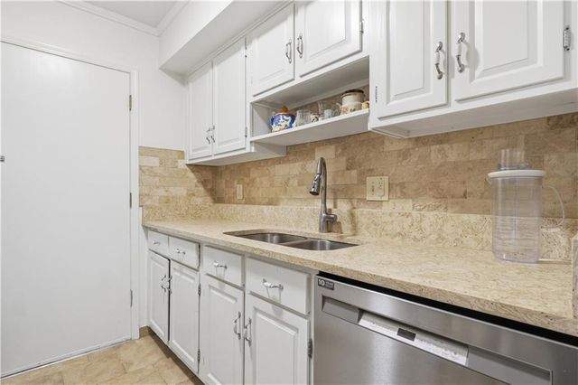 6851 Roswell Road B3, Atlanta, GA 30328