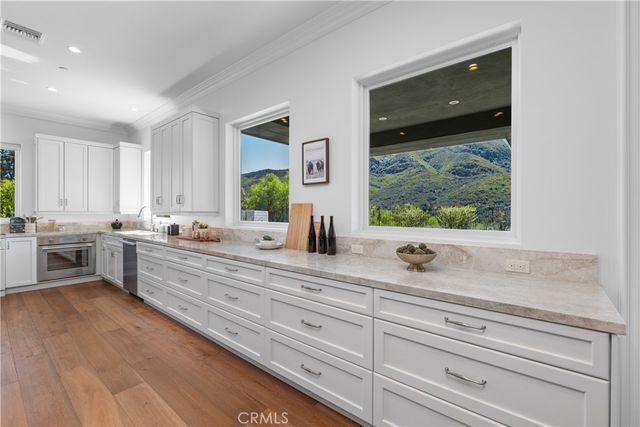 29438 Mulholland Highway, Agoura Hills, CA 91301