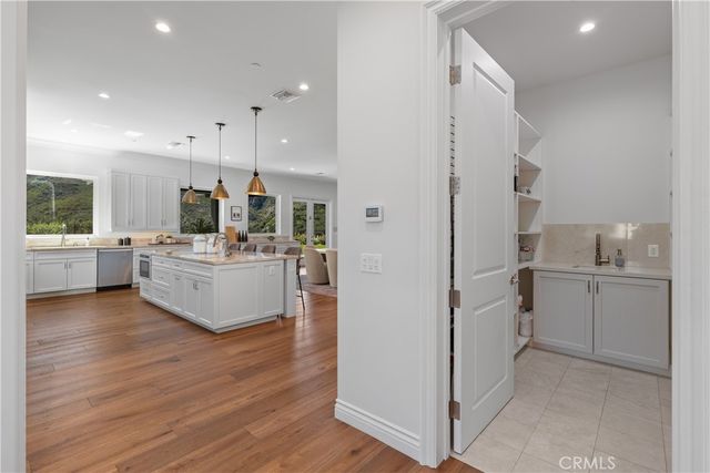 29438 Mulholland Highway, Agoura Hills, CA 91301