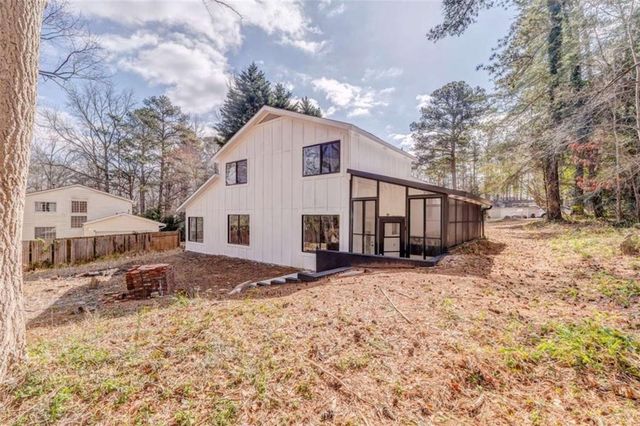 6788 E Woodridge Place E, Douglasville, GA 30135