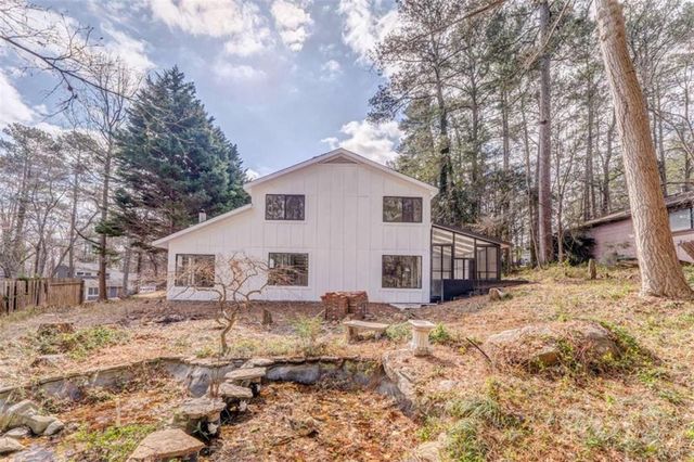 6788 E Woodridge Place E, Douglasville, GA 30135