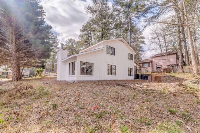 6788 E Woodridge Place E, Douglasville, GA 30135